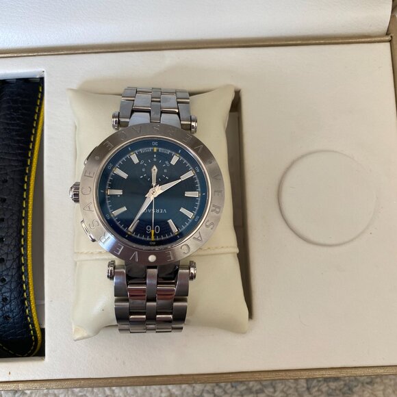 Versace Men's 'V-Race' Swiss Quartz Stainless Steel Watch - Picture 3 of 7